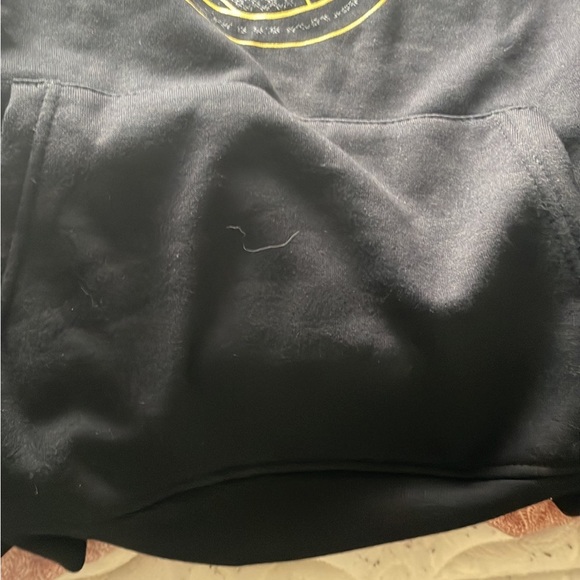 New UltaGame Lakers Pullover Sweater. - Picture 8 of 16